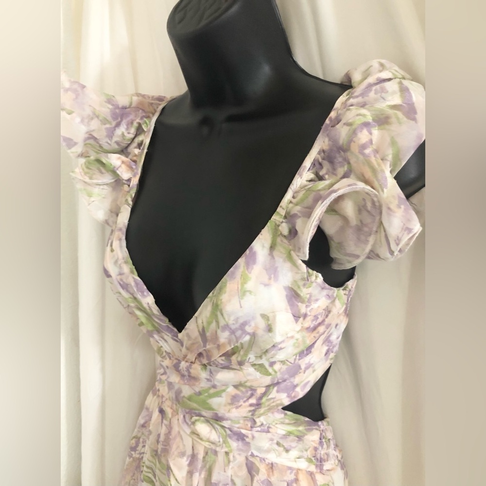 Ethereal ruffled shoulder sweetheart neckline cutout
layered maxi dress size XS - Picture 10 of 16